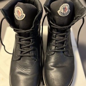 Vend Bottes Moncler 100% Authentic size 10